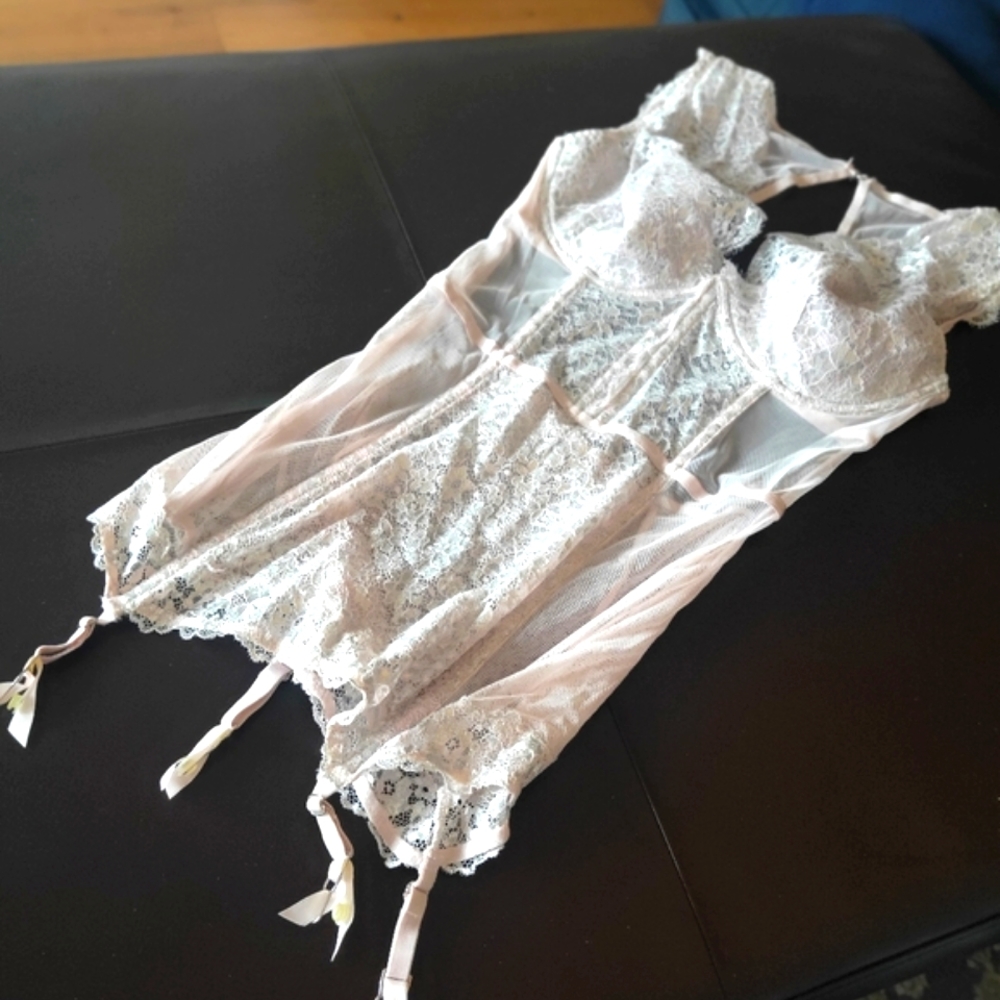 VS straitjacket